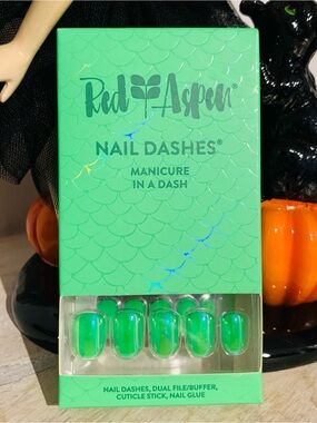 Red Aspen Nail Dashes